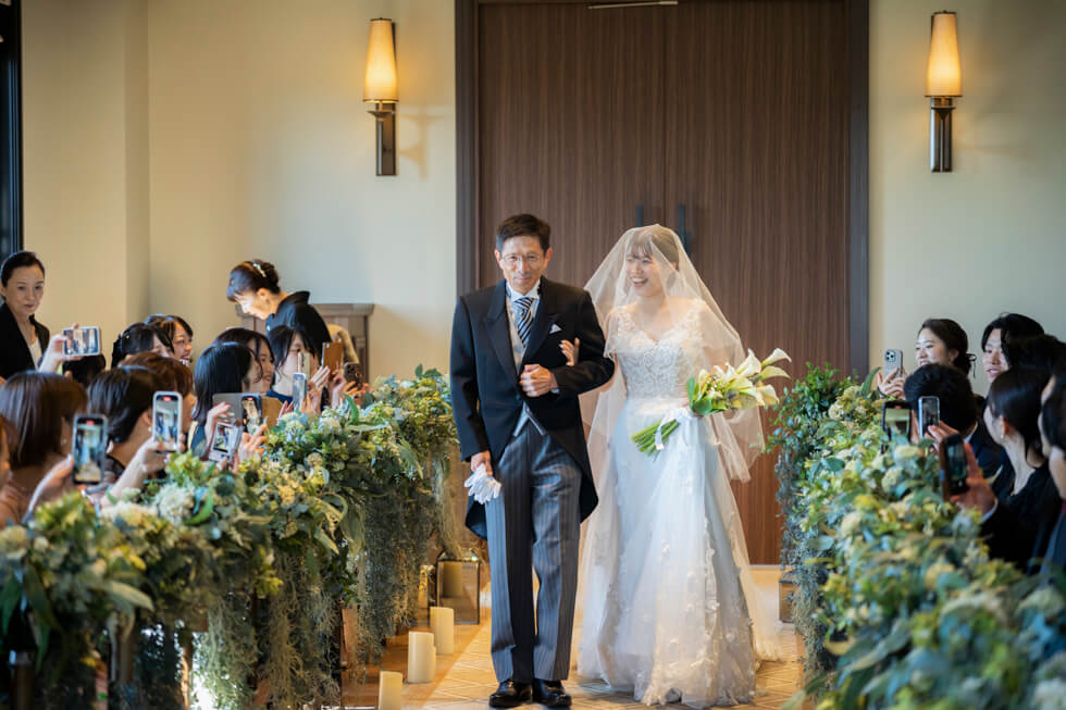 ゲストと創り上げる、温かな誓いと笑顔弾けるパーティー