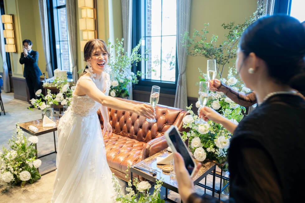 ゲストと創り上げる、温かな誓いと笑顔弾けるパーティー