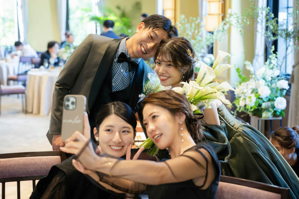 ゲストと創り上げる、温かな誓いと笑顔弾けるパーティー